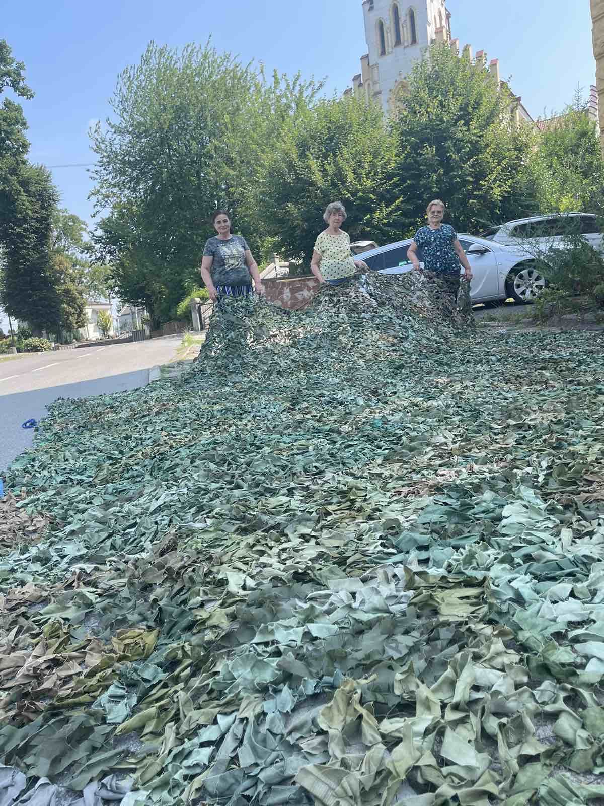 Ще одна маскувальна сітка за декілька днів відправиться до наших захисників!