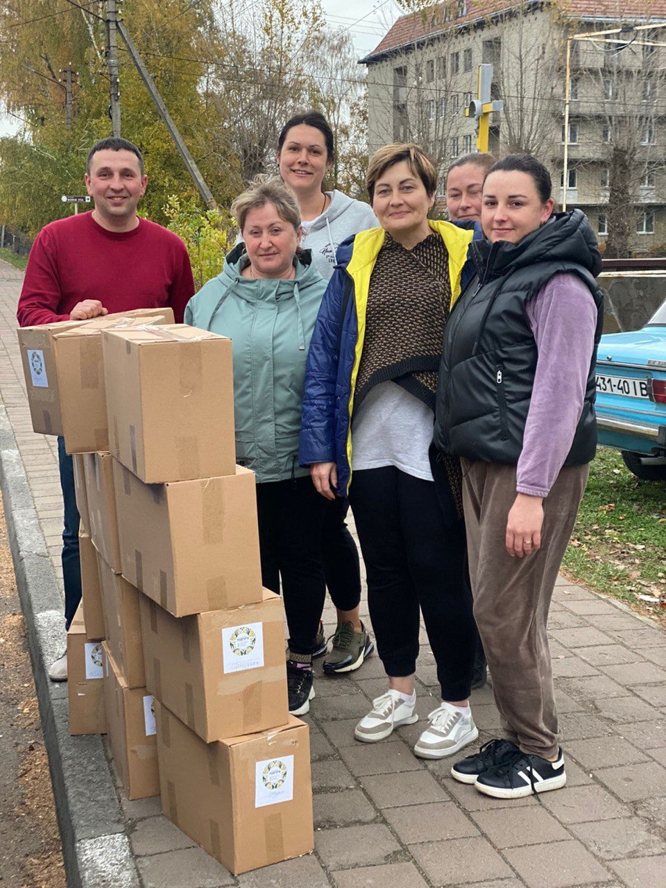 Не перестаємо допомагати вимушено переселеним людям