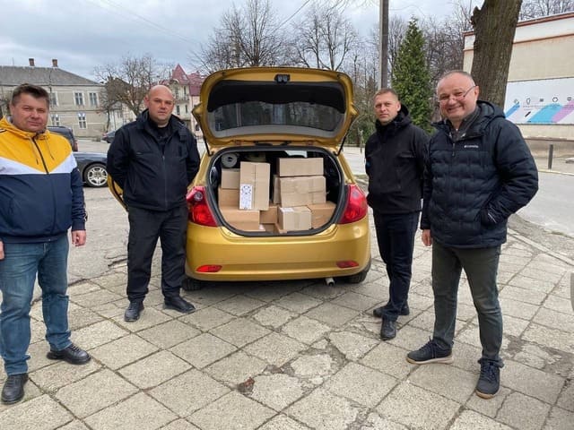 Допомагали, допомагаємо та будемо допомагати!